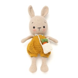Вязаная игрушка амигуруми Зайка с морковкой 27см бежевый (29146)